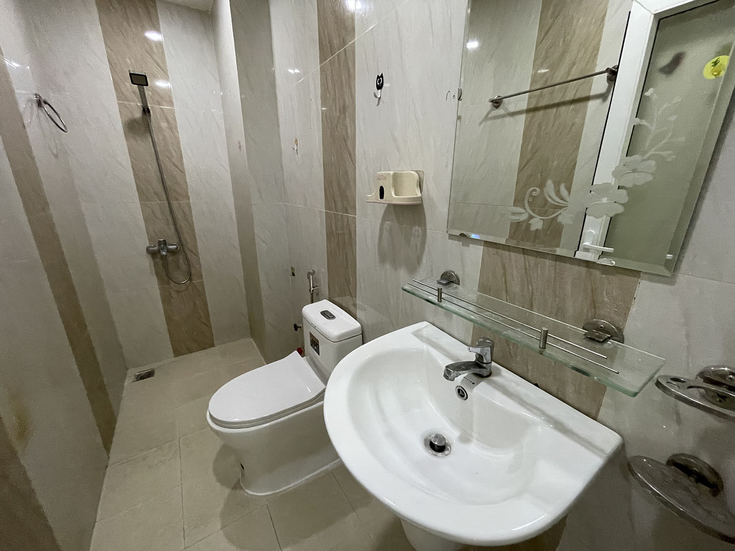 Bán nhà Hoàng Hoa Thám, Quận Bình Thạnh tuyệt phẩm 3 lầu (4,5m x 12m) đẹp lung linh hẻm ôtô khu VIP